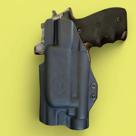 Sig Sauer P226 MK25 + OLight PL PRO Holster - StealthKydex Próta AIWB/IWB Kydex | Fit to Conceal – Built to Perform