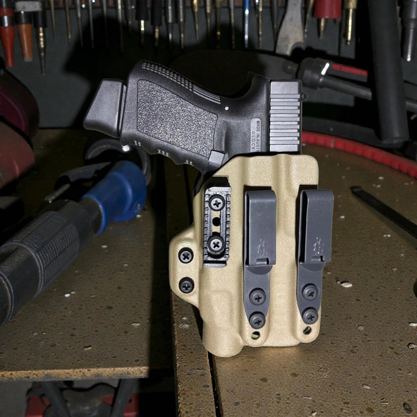 Glock 19 + Streamlight TLR7 HL-X StealthKydex AIGIS holster, kydex holster, EDC holster, tactical holster, holster south Africa 